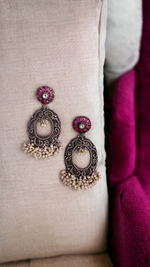 Load image into Gallery viewer, Beautiful Pearl Drop Kemp Earrings-Hamsa-Hamsa
