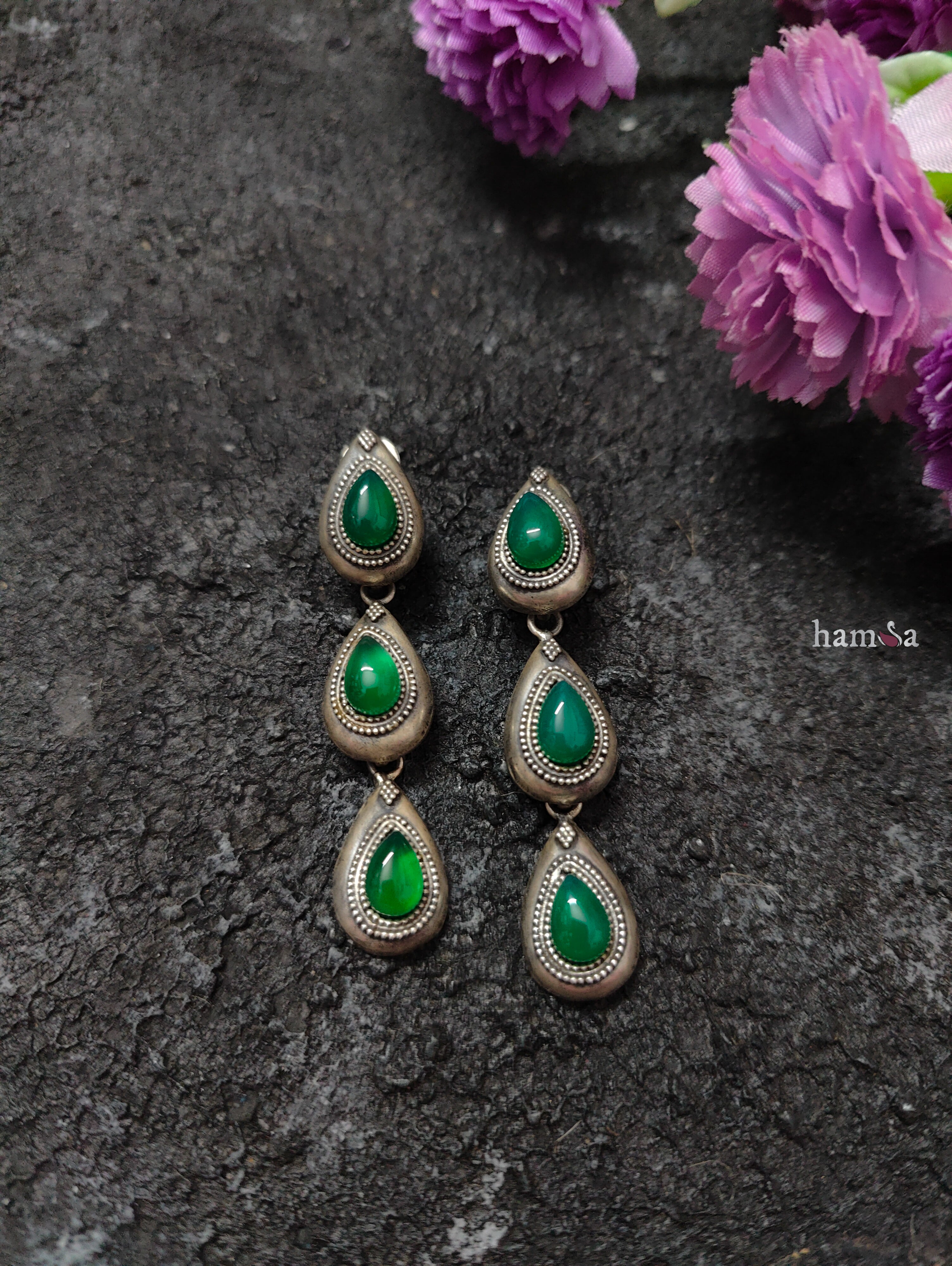 Gold Finish Kundan Polki & Emerald Green Onyx Stone Stud Earrings Design by  Heer-House Of Jewellery at Pernia's Pop Up Shop 2024