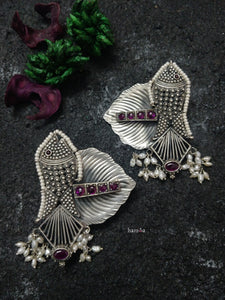 Fish Motif Leaf Earrings-Hamsa-Hamsa